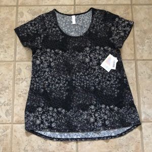 NWT LulaRoe Large Classic T